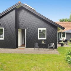 6 person holiday home in Oksbøl-By Traum