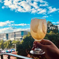 QBee Manila 301 -Local Vibes & Flex Stay, Airport Nearby