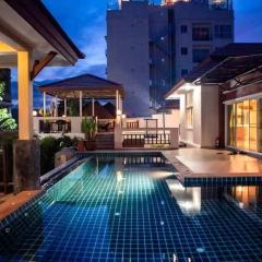 ZJ Garden Pool Villa