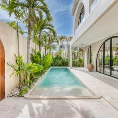 Parisian 2BR Luxury Villa 8mins walk to Beach