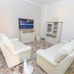 Magnolia house 3 bedrooms and Parking By ML WHITE HOUSE