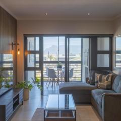 8 Blue Tides Premium Blouberg Apartment with Table Mountain View