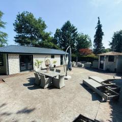 FELICITY - Family Home in the forest