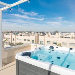 Private jacuzzi, heated pool, summer kitchen, AC