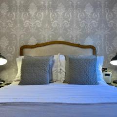 Glanthams Lodge Guestroom