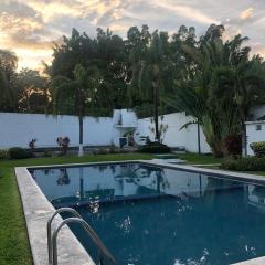 Casa-Patio Bugambilias