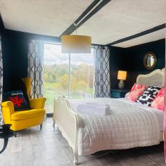 NEW RENOVATED FARM river view Cabin with wood burner pet friendly fire pit bbq