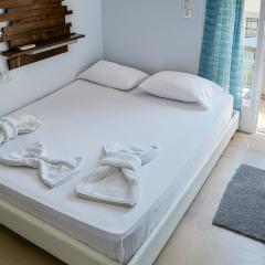 Nafpaktos studio in port Ι