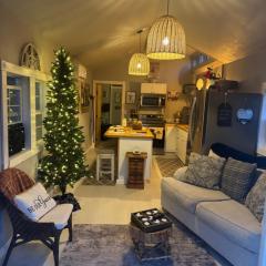 Sleepy Valley Cabin with Hot Tub & Scenic Views