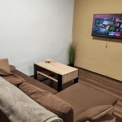 Zo. Low Budget House