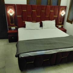 Hotel Gurujee residence