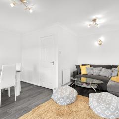 Chloe's house near marina in Liverpool city centre - 2 Double Bed, 1 Sofa Bed Ideal for Families