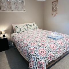 Guest Suite with Lounge & Bathroom