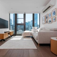 Flinders St Luxury - Free Parking, Gym, Pool & Sauna