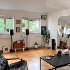 Room for one in sunny 93m2 apt