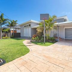 Coastal Palms - Family & Pet-Friendly Beachside Haven