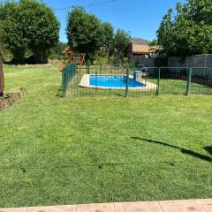 Cabaña con quincho, tinaja y piscina