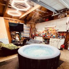 Cozy RV Farm Stay with Hot Tub WiFi and Coffee 5 Min to AHCL Hospital and Redbud Park