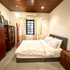 Chic Designer Room in Shared Bungalow SS1 Near LRT Petaling Jaya
