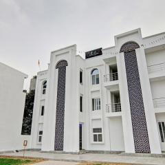 Collection O Yamuna Palace Near Gomti Riverfront Park