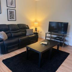 2BR Apartment with Parking Near Southside and Queens Park