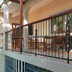 Skyline View Garden Apartment