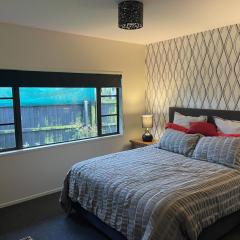 Kaiapoi Village Deluxe Room with En-Suite Bathroom