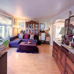 Central Queen Anne Home, Walking Score 96