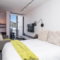 Trendy Sea Point Studio Walk to Beach Cafés