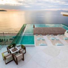 Luxury Ocean View Apartment near My Khe Beach