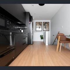 Opal Loft - Bright & Modern Apartment -Heart of Launceston