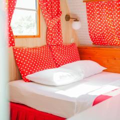 Mona Glamping Caravan Suites