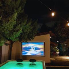 Daydream Nature Home - Hot Tub & Cinema Experience