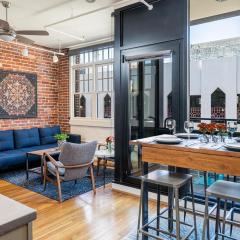 Stylish Winter Retreat DT AVL Loft with Balcony