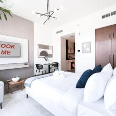 Stayshort - Town Square sleeps 2 in Great Location