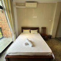 The Green Garniya Poolside and Mountain View Hotel