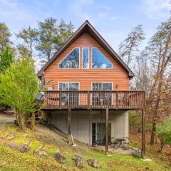 Wooded Cabin Escape w Fire Pit & Family Ready