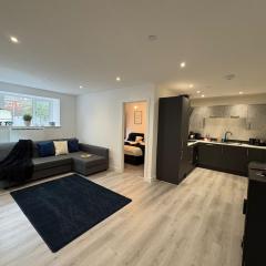 3 bedroom DELUXE central apartment