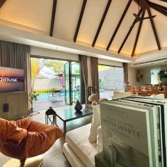 Luxury Pool Villa Resort Style Near Laguna Area