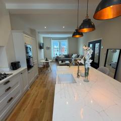 Modern 2 Bed 2 Bath Apartment in Prime Jesmond Location