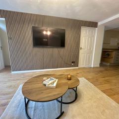 Spacious apartment in Leigh woods