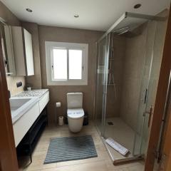 Ocean View Sunny Beach Apartment Castelldefels