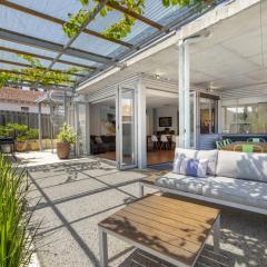 Sunset Views - walking distance to Fremantle CBD