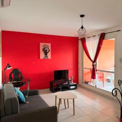 T2 Sobre & élégant, Parking privé, Wifi, centre-ville & plages à pied