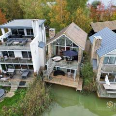 Howells Mere 16, Indian Summer