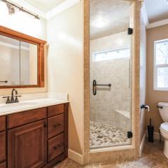 Spacious 4 Bedroom Retreat Near Lake Tahoe- Comfort and Views