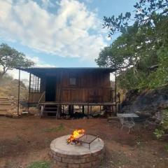 Glocke Mountain Camp, Cabin