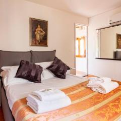 Very Central Apartment 5 mins from Train Station and Duomo