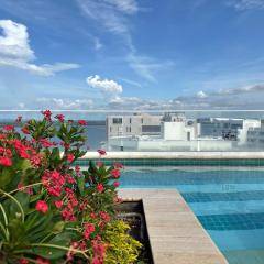 Modern apt near the beach with Jacuzzi, Cartagena