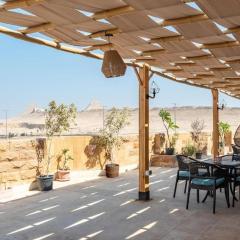 Pyramidia Serene with Rooftop, Pool & pyramids view